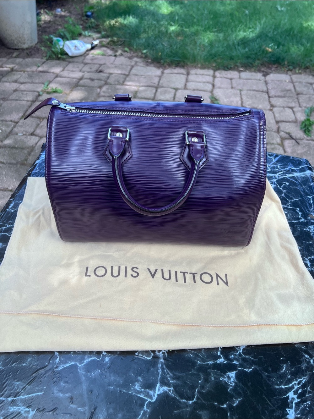 Louis Vuitton Speedy 25 Epi Leather - Picture 12 of 13